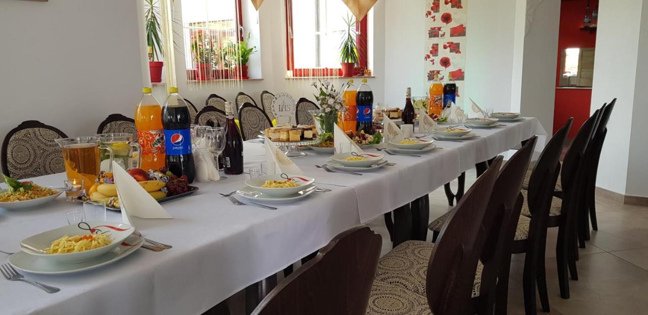 Potok 5 Hotel Zloczew Buitenkant foto